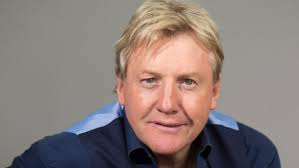 Celtic hero Frank McAvennie broke down after Scots tycoon handed back  medals he flogged at lowest point