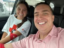 Elizabeth Kling's Instagram, Twitter & Facebook