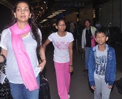 Juhi chawla news, gossip, photos of juhi chawla, biography, juhi chawla boyfriend list 2016. Juhi Chawla Family Photos Husband Kids Date Of Birth