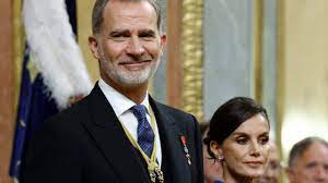 La emoción de Felipe VI contrastó con la seriedad de Letizia en la jura de Constitución de Leonor: Lo más comentado del día