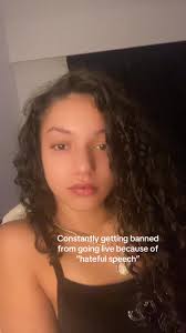 Videa uživatele Sienna (@sienna.mann) s WTHELLY