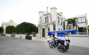 Botched raid:attempt to arrest el chapo's son led to massive firefight in mexico at least two of the bodies were still in a stage of decomposition, meaning they were buried recently. El Chapo S Sinaloa Cartel To Build Elaborate Tombs In Culiacan Stronghold Daily Mail Online