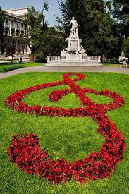 20 Gorgeous Pictures Of Vienna Austria That Will Take Your Breath Away Com Imagens Viena Viagens Viagem Pela Europa