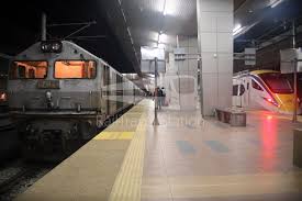 Berikut adalah perkhidmatan yang disediakan oleh jabatan meteorologi malaysia. Ktm Berhad Keretapi Tanah Melayu Berhad Ktm Ets Ktm Intercity Ktm Komuter Train In Malaysia Railtravel Station