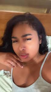 Amber Deleon (@athedonnn)