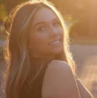 Amelia Crane's Instagram, Twitter & Facebook