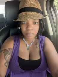 Blue & Purple flowers are definitely my thing. 7b. Memphis.