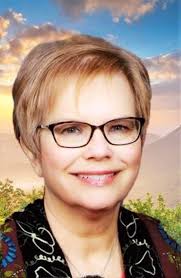 Lana Cunningham's Instagram, Twitter & Facebook