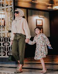 Find out aaisyah dhia rananet worth 2020, salary 2020 detail bellow. Malaysian Actress Condemned For Letting 5 Year Old Daughter Dance To Blackpink The Independent Singapore News