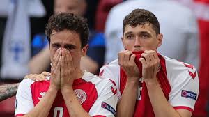 La fédération danoise de football explique que la décision. Em Christian Eriksen Die Ganze Welt Zitterte Live Um Den Danen Star Fussball Bild De