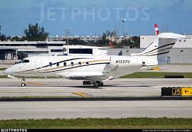 N1337U | Bombardier BD-100-1A10 Challenger 350 | Private | Andre DuPont  (MAS Aviation Press) | JetPhotos