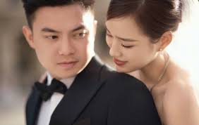 Miss Vietnam Do Thi Ha's wedding photos are causing a sensation.