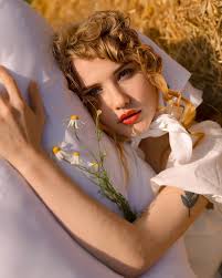 Не сжигай себя, чтобы согреть других...🤍 #photographer @ph.anastagezzz  #softuniverse #aurora #love #redlips #whitedress #sweet #soft #hay #sun  #ray #flowers #tattoo #speak #to #me #light #butterfly #ginger #waves  #chamomile #sleep #heart #blueeyes #sky #