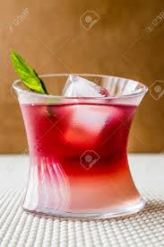 Maraschino cherries, malibu rum, grenadine, pineapple juice, pineapple. Malibu Sunset Cocktail Mit Minze Getrankekonzept Lizenzfreie Fotos Bilder Und Stock Fotografie Image 85107568