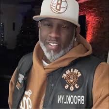 ROCK CHALK JAYHAWK KU ❤️💙❤️💙❤️ 🏀🏀NATIONAL CHAMPS! Yes, that's my alma  mater 🏆😜