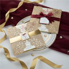 Une pluie de confettis dorés qui vous portera bonheur. Faire Part De Mariage A Paillettes