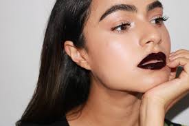 HOW TO PULL OFF DARK LIPSTICK