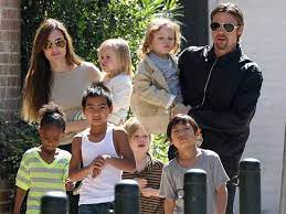 النجمان انجلينا جولي وبراد بيت. Ø£ÙˆÙ„Ø§Ø¯ Angelina Jolie Ù‡ÙƒØ°Ø§ Ø£ØµØ¨Ø­ Ø´ÙƒÙ„Ù‡Ù… ÙˆÙ‡ÙƒØ°Ø§ ØªØºÙŠ Ø±ÙˆØ§ Ø¹Ø¨Ø± Ø§Ù„Ø³Ù†ÙŠÙ†