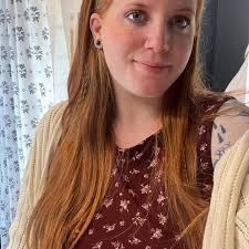 So I'm debating which one to get for my little one , I've heard that little  spoon isn't good , any help mamas ? 😌which one that's great ..I know every  baby