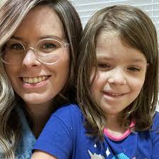 Chelsee Lee : Virtual Assistant