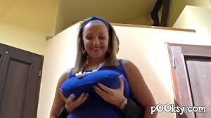 Gros SEINS pour bonne Branlette Espagnole ( Mattes les Tétons !!!) -  XNXX.COM