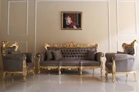 Moderne garnituren mit dreisitzer, zweisitzer und sessel dazu. Barock Sofa Garnitur Dendrobia Belegt Mit Blattgold Komplette Garnituren Sofas Sessel Chaiselongue Onlineshop Repro Antik Design