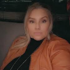 Amanda Rene's Instagram, Twitter & Facebook