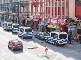 Photogrammetrie des roten hauses — at das rote haus. Razzia Im Bahnhofsviertel Polizei Filzt Hells Angels Frankfurt