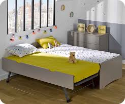 Dieses Bett Ist Eine Platzsparende Losung Es Ermoglicht Optional Zwei Liegeflachen Anstelle Von Einer Zu Haben Perfekt Wenn Besu Ausziehbett Bett Bett Ideen