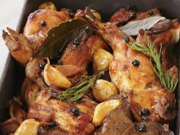 Kaninchen In Biersosse Und Wacholder Geschmort Rezept Rezepte Lebensmittel Essen Schmoren