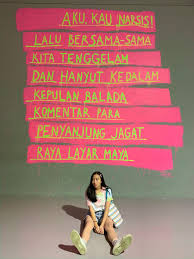 Im aus wakes iman up in the morning with sweet words with 'abe' and 'sayang' between them and iman started laughing because it was just an a sequence of the drama series kau, aku, kita. Pin Di Journal