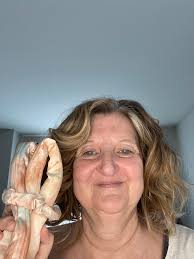 Heatless curler results with cream makeup