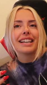 Corina Kops Reacting to David Dobriks Body