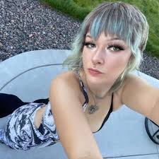 Hattie Eubanks (@hattieerin)