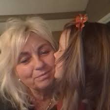 Det nærmer seg påske, og i den anledning vil vi gi bort et påskeegg fylt  med sjokolade og et gavekort på sushilunsj for 2 💛💛 Kommenter nedenfor  med dine favoritt påskeemojis 🐣