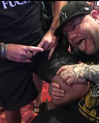 Cheers 🍻 to current KERRY KING shredder extreme Phil Demmel who turns 58  today (April 2nd, 1967). 🎂🎸🤘