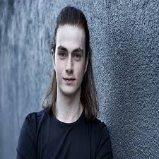 Son dönemlerde dikkat çeken genç oyuncular arasında gösterilen recep usta, 2 kasım 1997 yılında i̇stanbul'da dünyaya merhaba dedi. Recep Usta Kardeslerim Dizisi Berk Kimdir Kac Yasinda Nereli Boyu Ve Kilosu Biyografi Sitesi