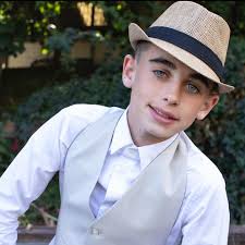 Happy 12th Birthday Kingston!🎈🎈🎈 I can't believe my baby is 12🐻. King  you are the most fun, you are kind, cool, funny, and a great friend. Love  you and your huge heart