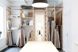 Diy Rangement Pour Toiles Tableaux D Artistes Avec Quelques Lattes Ou Planches De Bois Il Est Facile De Bricole Chambre De Studio Art De La Maison Home Studio