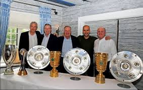 Bayern munich y borussia dortmund se disputan el trofeo. Guardiola Y Sus Trofeos En Bayern 3 Ligas 2 Copas De Alemania 1 Mundial De Clubes Y 1 Supercopa De Europa Sportscenter Scoopnest