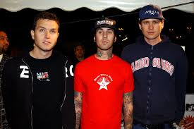 Broke up in february of 2005 but reformed once more in february 2009. Tom Delonge Still Talks To Blink 182 I Love Mark And Travis