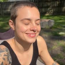 Tina Setzer's Instagram, Twitter & Facebook