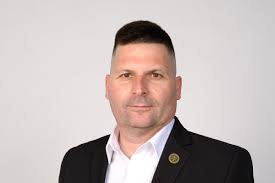 Robert Svec's Instagram, Twitter & Facebook