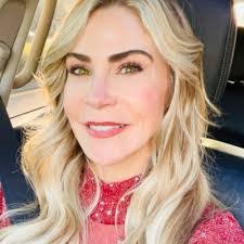 Katie Sitton's Instagram, Twitter & Facebook