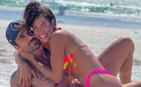 A polêmica começou após adriana se tornar um dos assuntos mais comentados da web por criticar o serviço doméstico dos estados unidos, onde mora com a família, além de reclamar do valor pago para as faxineiras. Os Marvados Cobram R 1 9 Milhao Do Ex Bbb Rodrigao Na Justica Fabia Oliveira O Dia