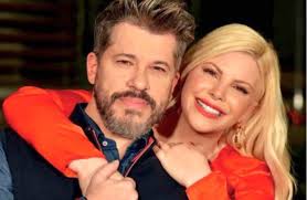 Σχετικά με το globetrotters, η αντελίνα βαρθακούρη επεσήμανε απενοχοποίησα τον συζυγικό καυγά. Antelina Bar8akoyrh Mila Gia To Mellon Ths Ekpomphs Ths