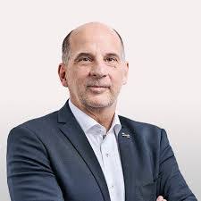 Alexander Klose's Instagram, Twitter & Facebook