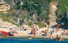 Comment La France Est Devenue Le Pays Des Nudistes