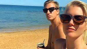 Lopez shared a video of numerous singers, 'doing a. Controversy Over This Video Of Maxi Lopez With His Girlfriend Impresentable World Today News