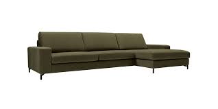 The pieces have a simple yet distinctive shape, with squared off armrests and a choice of stylish leg styles. Quattro Sits